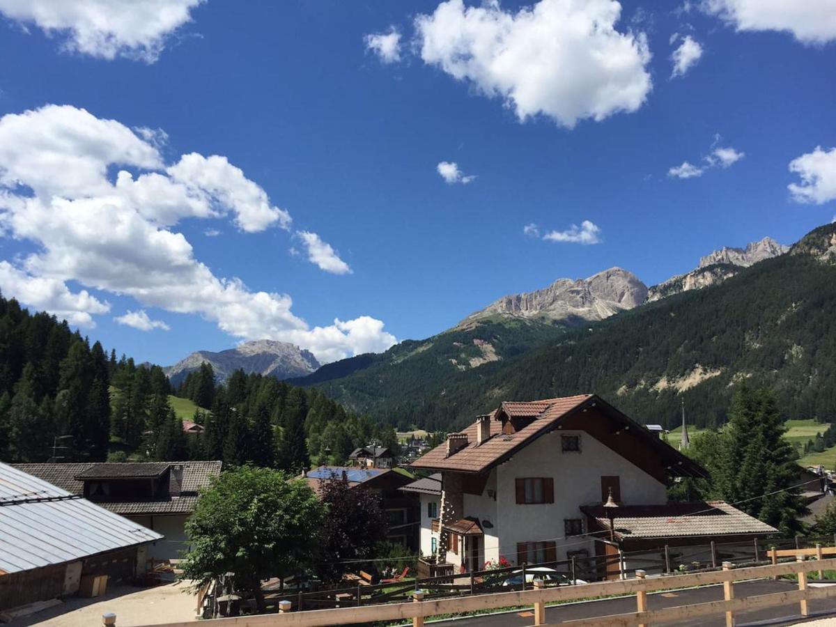 Apartamento Casa Chris Pozza di Fassa Exterior foto